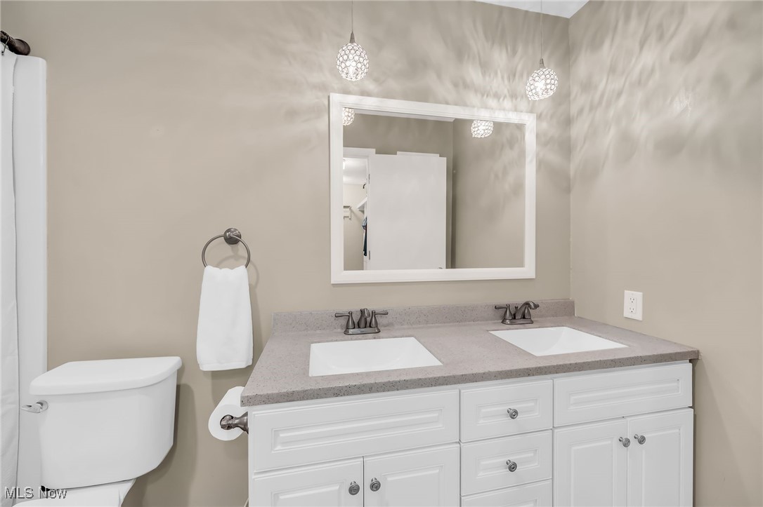 17404 Falling Water Road, Strongsville, Ohio image 27