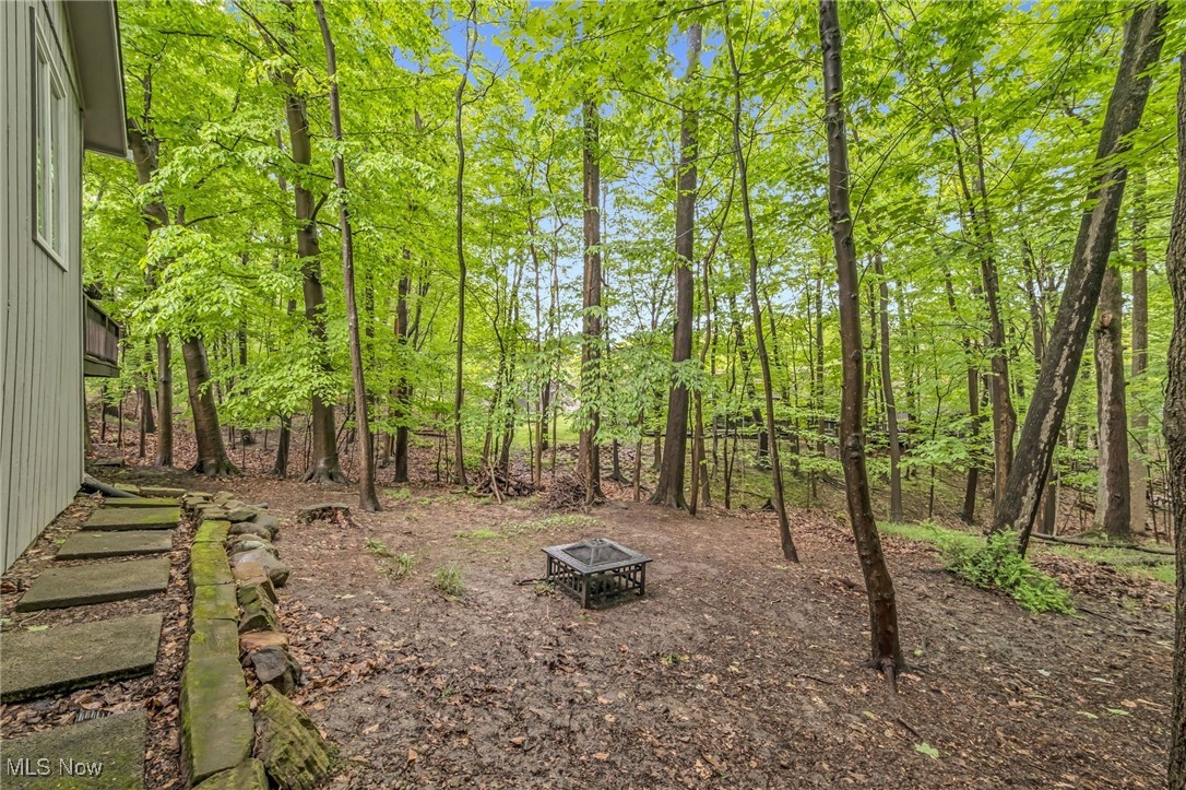 17404 Falling Water Road, Strongsville, Ohio image 39