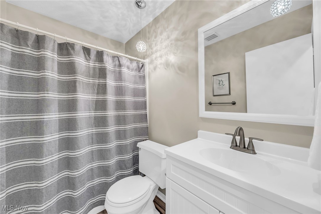 17404 Falling Water Road, Strongsville, Ohio image 33