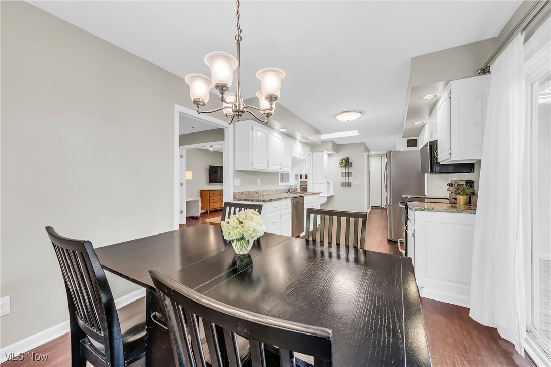 17404 Falling Water Road, Strongsville, Ohio image 20