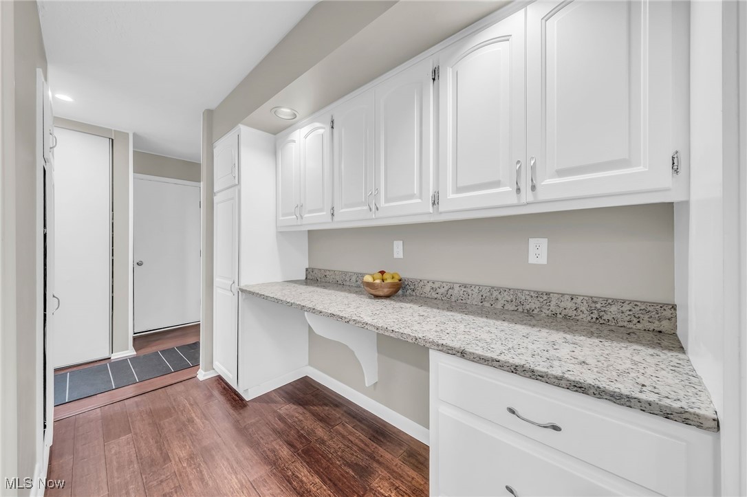 17404 Falling Water Road, Strongsville, Ohio image 17