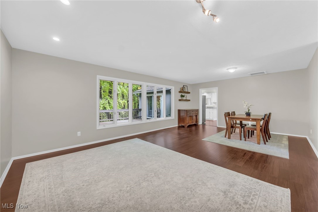17404 Falling Water Road, Strongsville, Ohio image 3