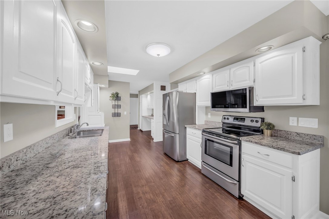 17404 Falling Water Road, Strongsville, Ohio image 15