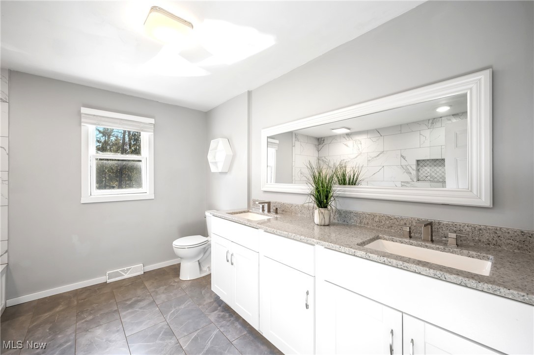9247 Chalfonte Drive, Warren, Ohio image 35