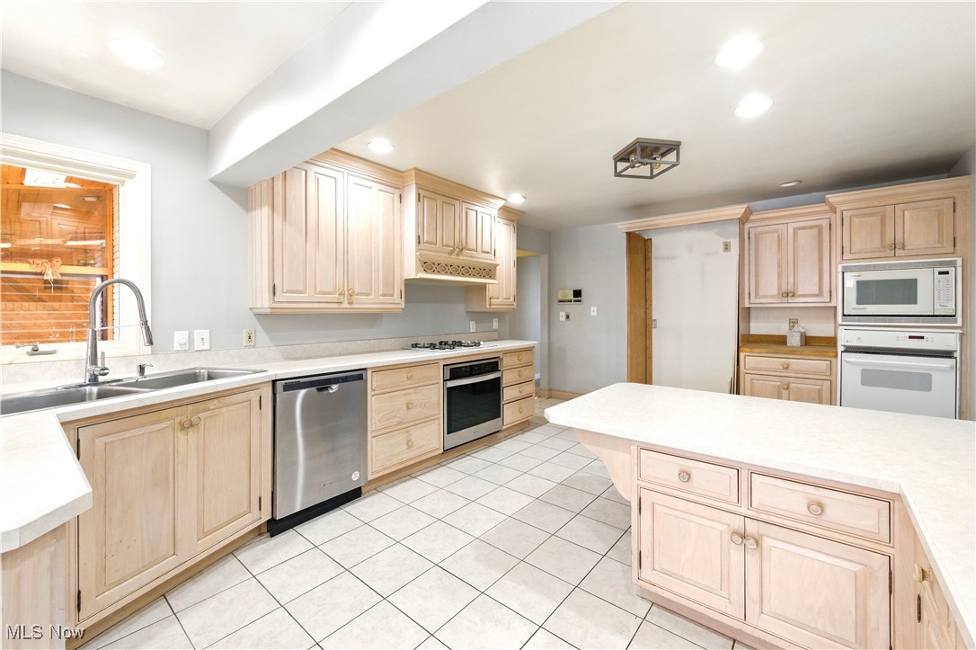 9247 Chalfonte Drive, Warren, Ohio image 11
