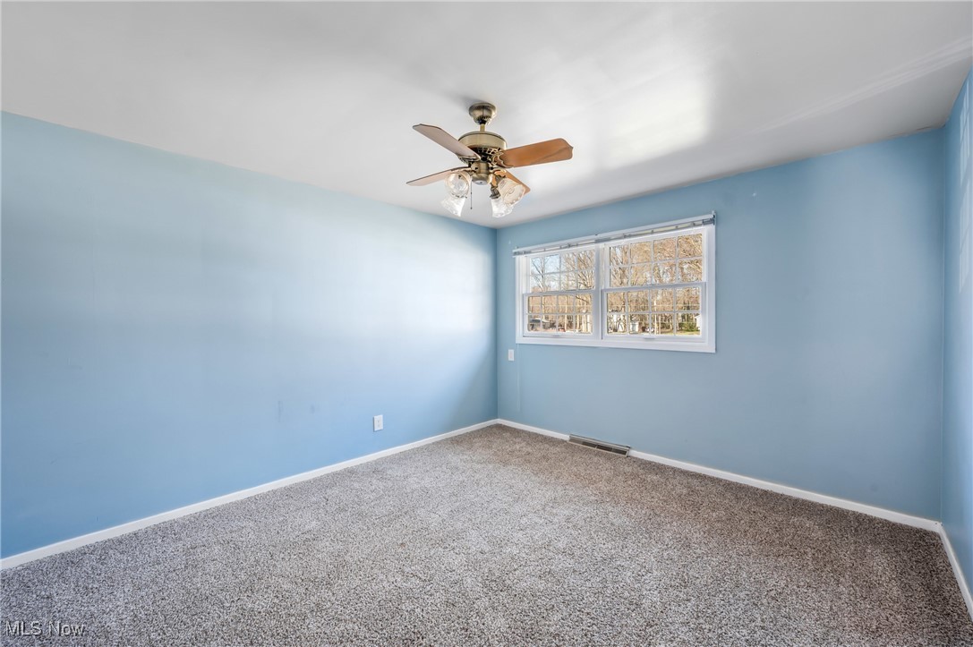 9247 Chalfonte Drive, Warren, Ohio image 32