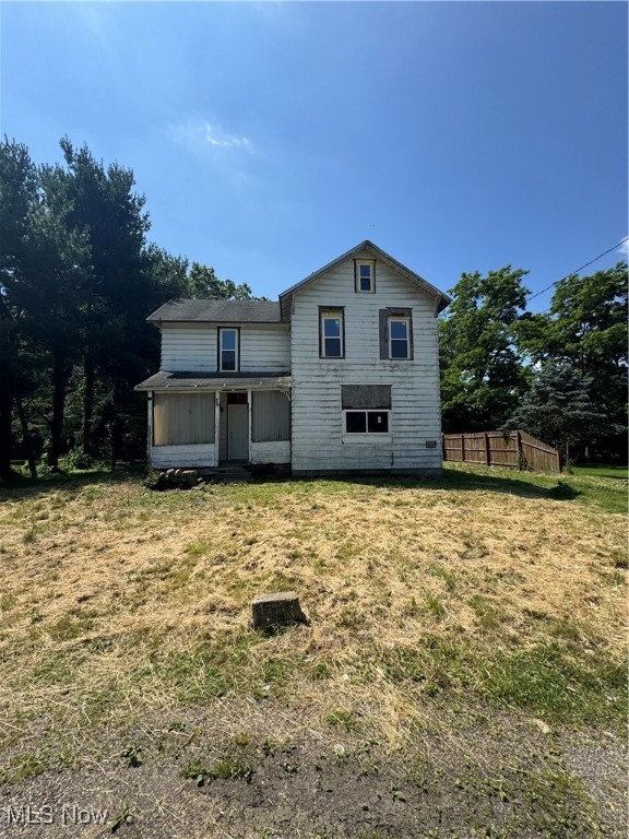 Handyman special opportunity to make this a great investment property or make it your own. This property has new windows and doors. Selling as is. Cash only. Contact me today with any questions.