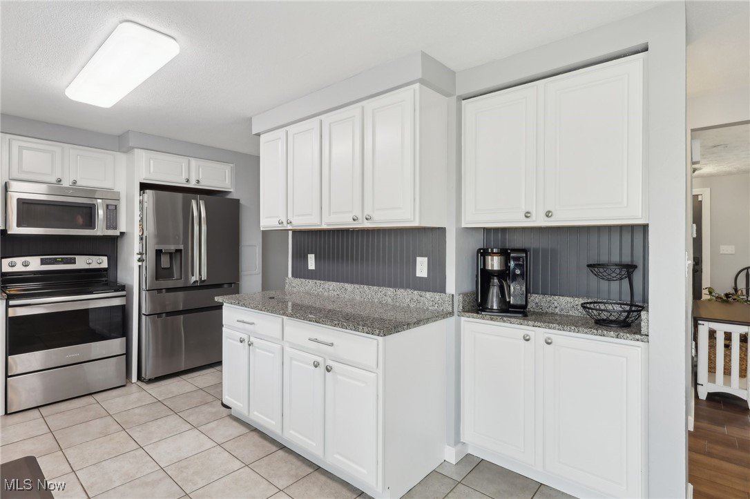 3140 Meanderwood Drive, Canfield, Ohio image 18