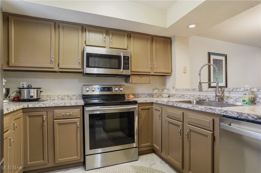 Ledgewater Falls Condo - Residential