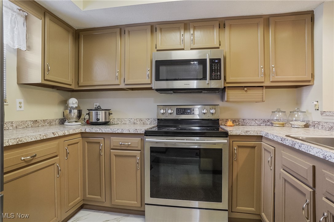 Ledgewater Falls Condo - Residential