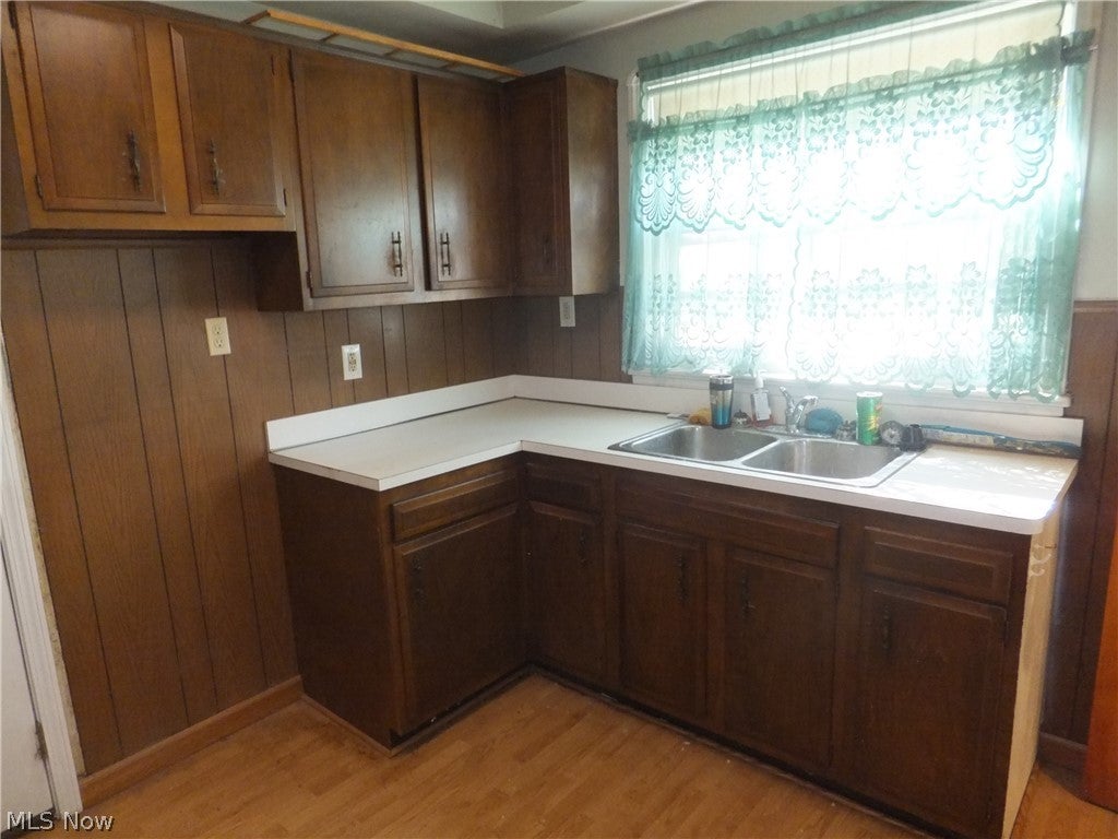 12929 W Pleasant Valley Road