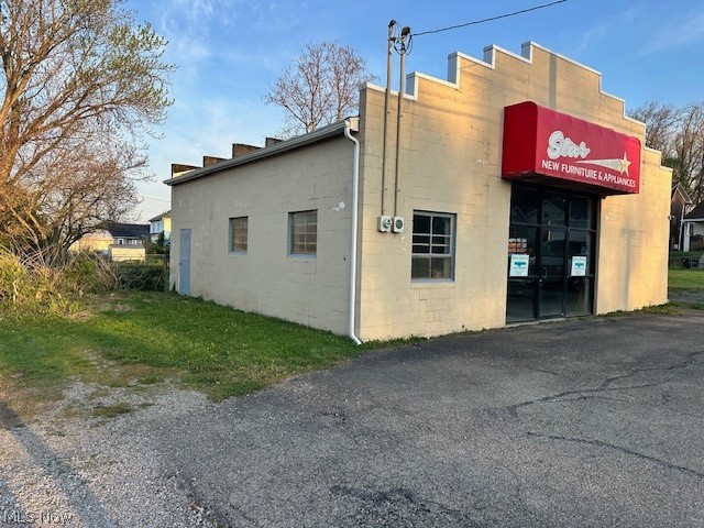711 Pine Street