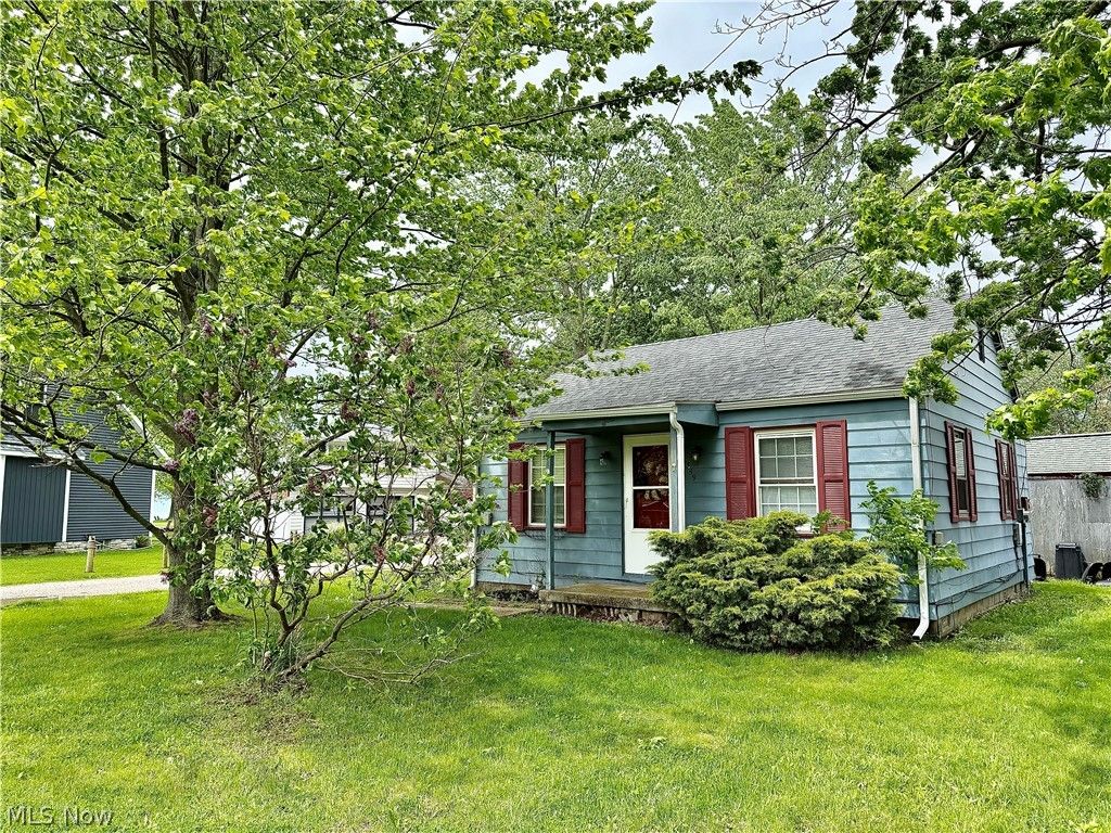 Photo of 6359 Lake Rd West RD, Saybrook, OH 44004 (MLS # 5203131)