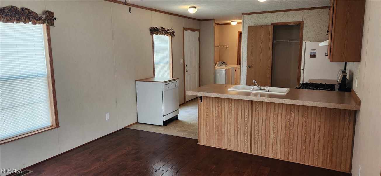 5411 N River Road #E8, Geneva, Ohio image 7
