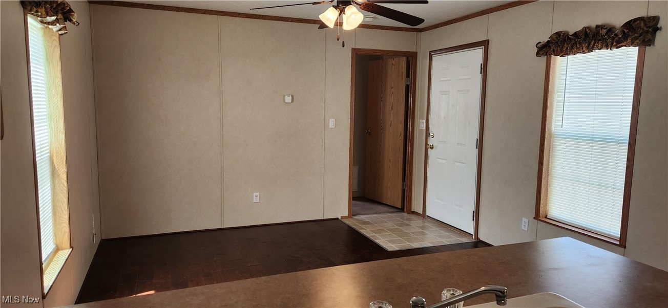 5411 N River Road #E8, Geneva, Ohio image 10