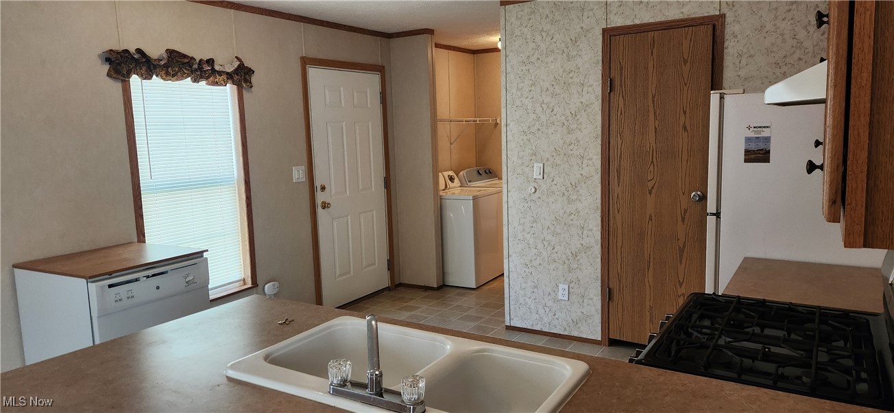 5411 N River Road #E8, Geneva, Ohio image 6
