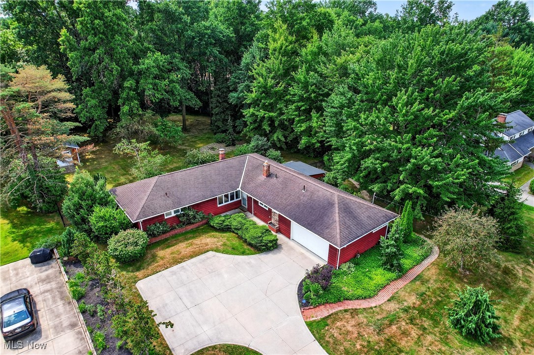 Mayfield Heights, Ohio 44124, United States, 3 Bedrooms Bedrooms, ,2 BathroomsBathrooms,Residential,Pending,181416