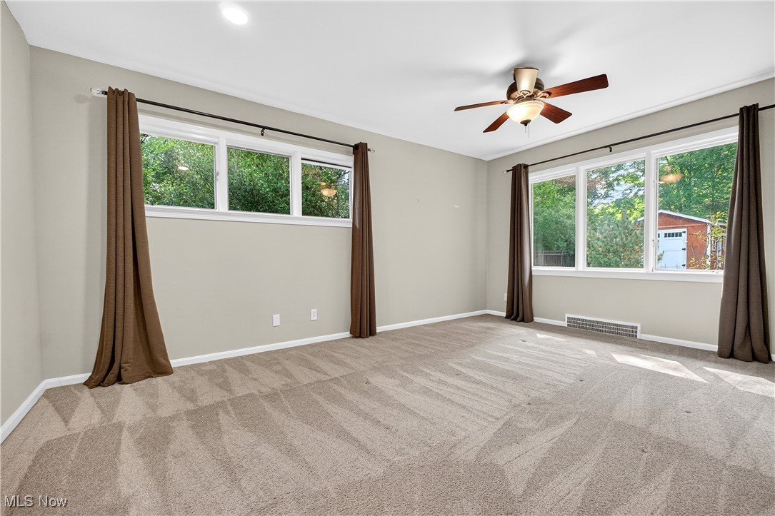 Mayfield Heights, Ohio 44124, United States, 3 Bedrooms Bedrooms, ,2 BathroomsBathrooms,Residential,Pending,181416