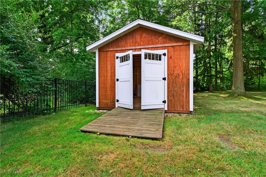 Mayfield Heights, Ohio 44124, United States, 3 Bedrooms Bedrooms, ,2 BathroomsBathrooms,Residential,Pending,181416