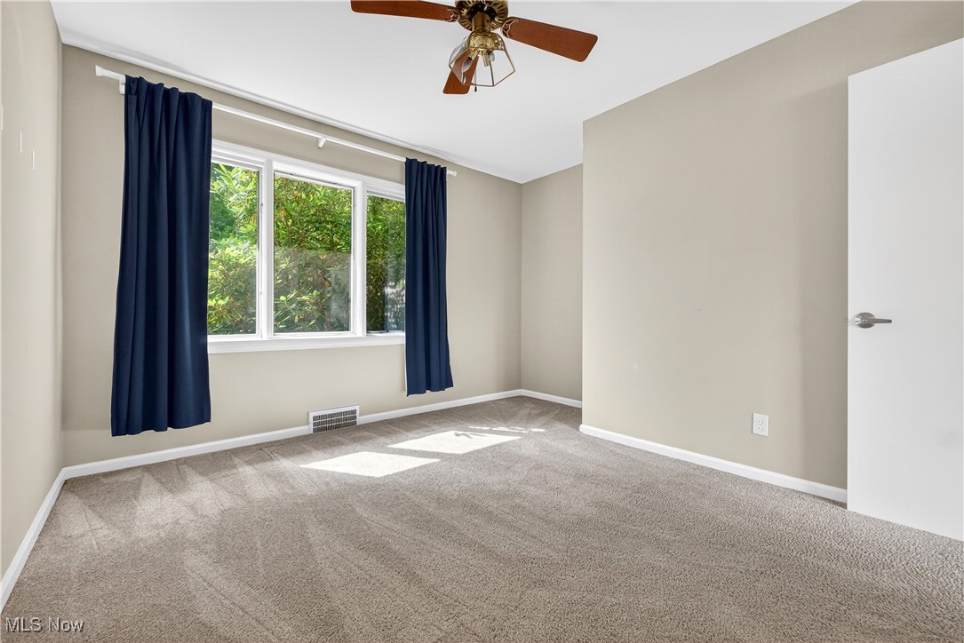 Mayfield Heights, Ohio 44124, United States, 3 Bedrooms Bedrooms, ,2 BathroomsBathrooms,Residential,Pending,181416