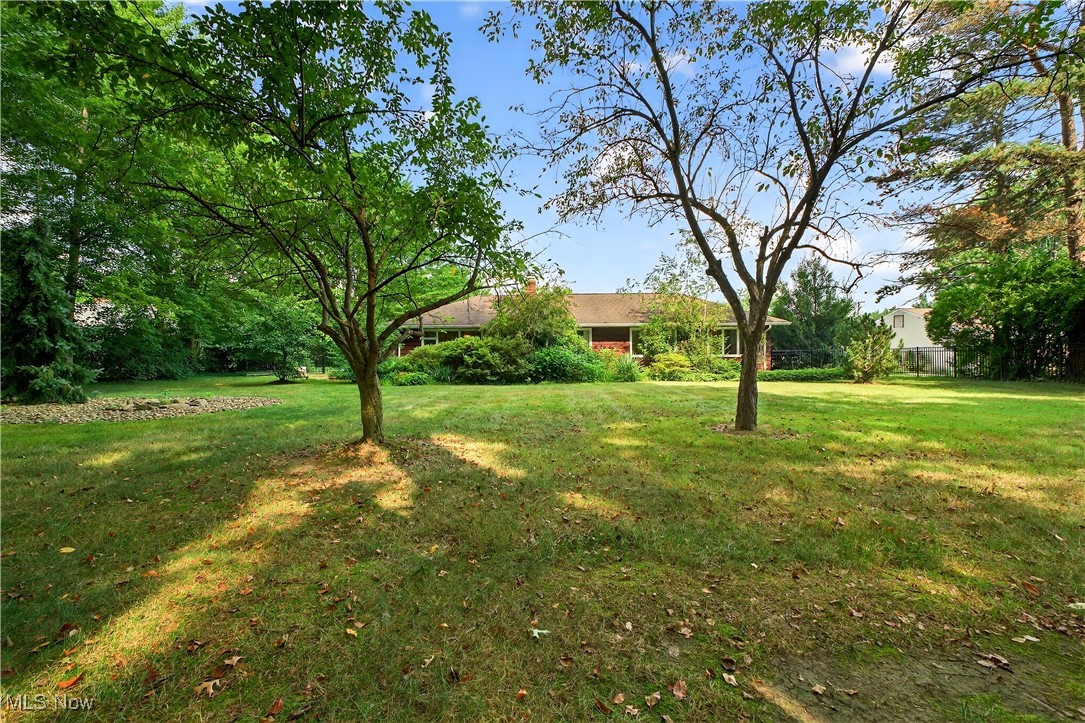 Mayfield Heights, Ohio 44124, United States, 3 Bedrooms Bedrooms, ,2 BathroomsBathrooms,Residential,Pending,181416