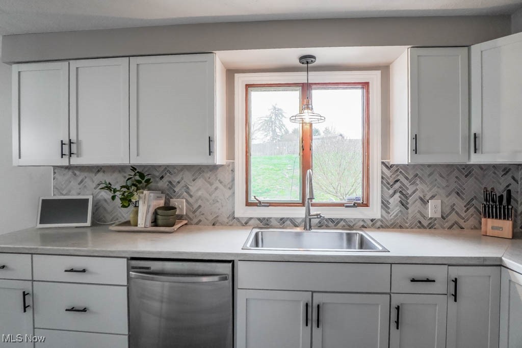 7606 Ravine Drive, North Canton, Ohio image 12