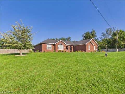 Tiny photo for 582 Homewood Road, Parkersburg, WV 26101 (MLS # 5235203)