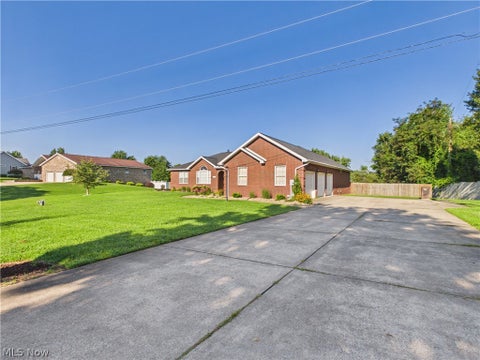 Tiny photo for 582 Homewood Road, Parkersburg, WV 26101 (MLS # 5235203)