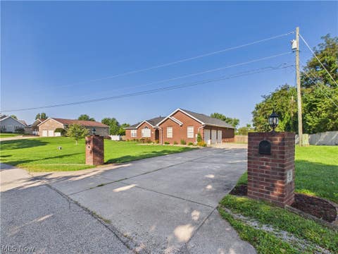 Tiny photo for 582 Homewood Road, Parkersburg, WV 26101 (MLS # 5235203)