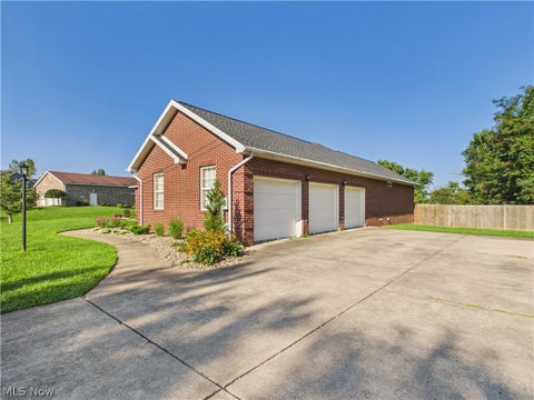 Tiny photo for 582 Homewood Road, Parkersburg, WV 26101 (MLS # 5235203)