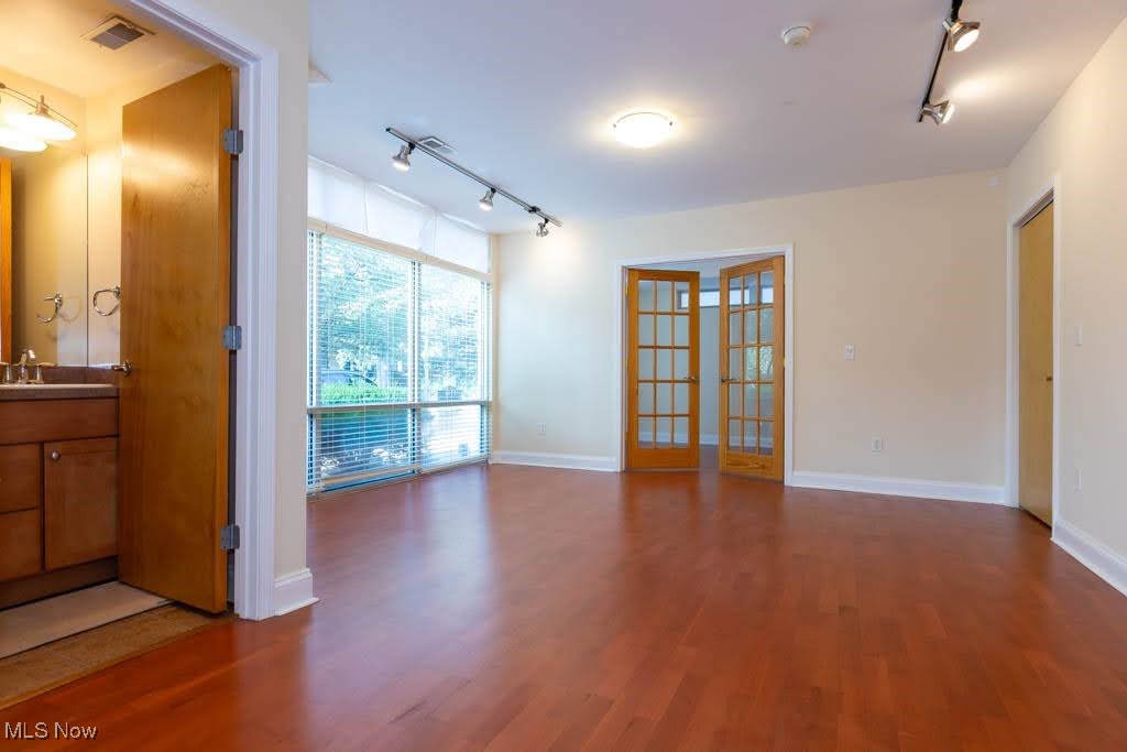 Larchmere Court Condos - Residential