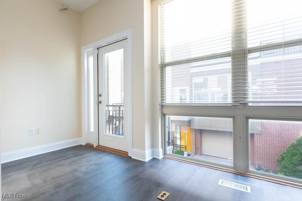 Larchmere Court Condos - Residential