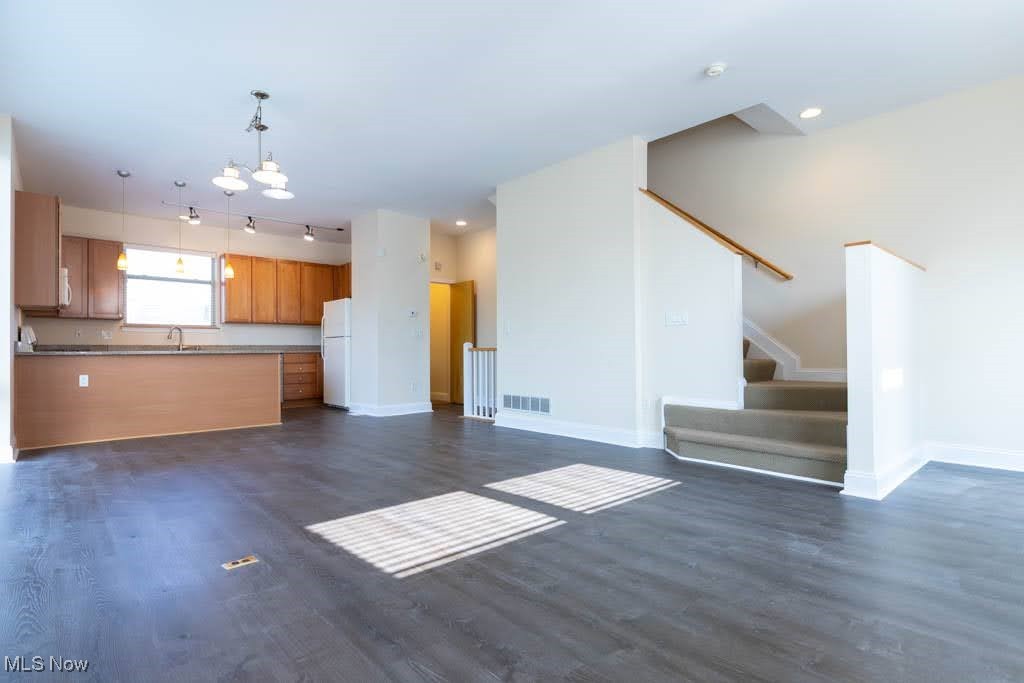 Larchmere Court Condos - Residential