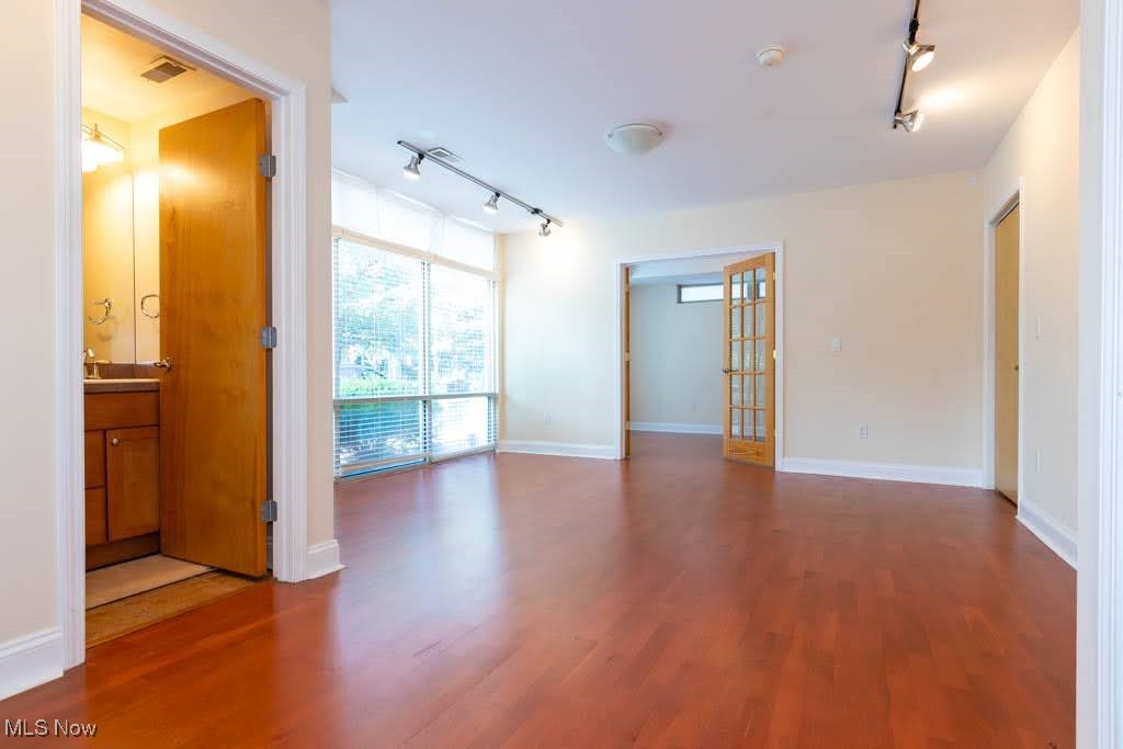 Larchmere Court Condos - Residential