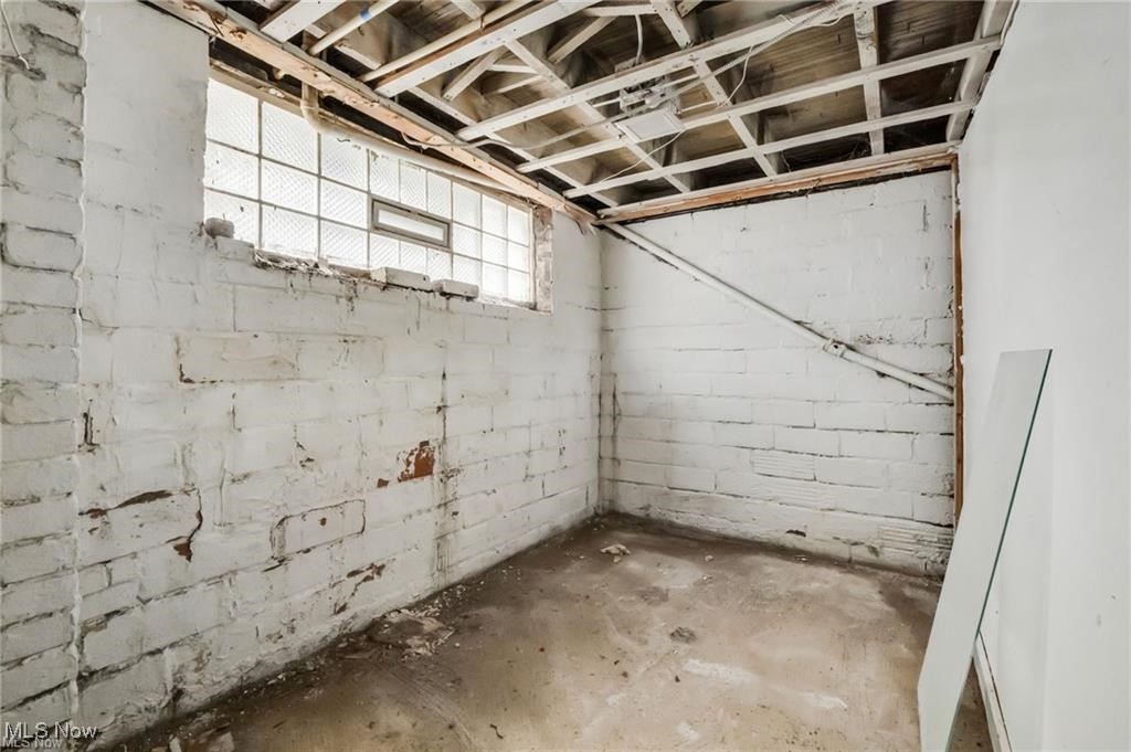 Cleveland Heights, Ohio 44112, United States, 4 Bedrooms Bedrooms, ,1 BathroomBathrooms,Residential,Active,230624