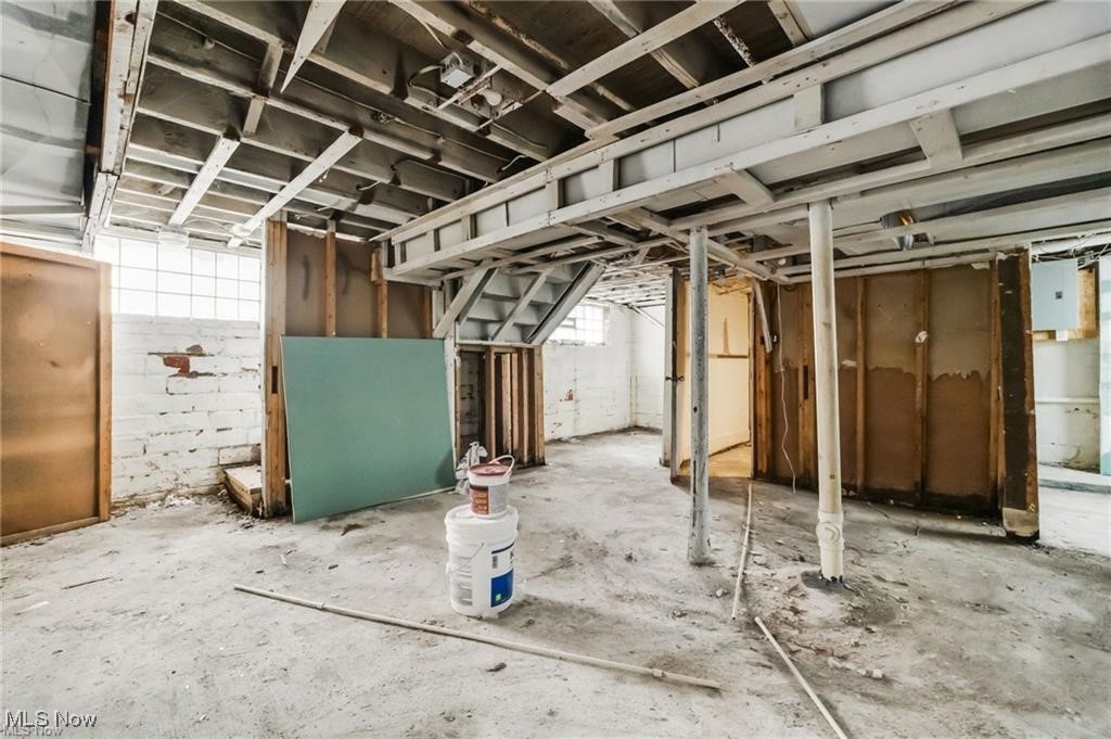 Cleveland Heights, Ohio 44112, United States, 4 Bedrooms Bedrooms, ,1 BathroomBathrooms,Residential,Active,230624