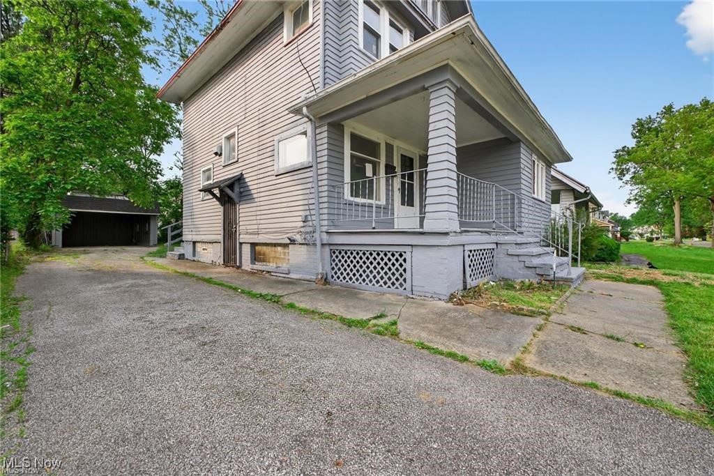 Cleveland Heights, Ohio 44112, United States, 4 Bedrooms Bedrooms, ,1 BathroomBathrooms,Residential,Active,230624