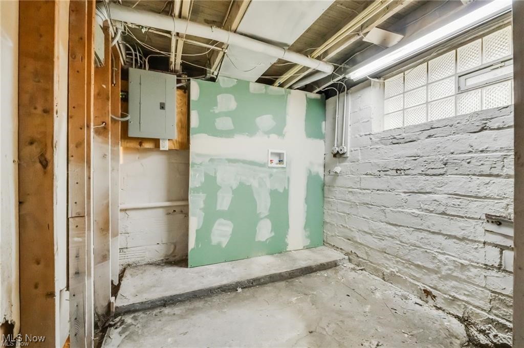 Cleveland Heights, Ohio 44112, United States, 4 Bedrooms Bedrooms, ,1 BathroomBathrooms,Residential,Active,230624