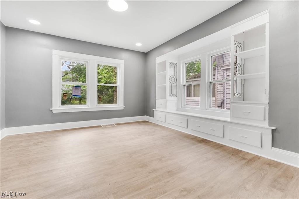 Cleveland Heights, Ohio 44112, United States, 4 Bedrooms Bedrooms, ,1 BathroomBathrooms,Residential,Active,230624