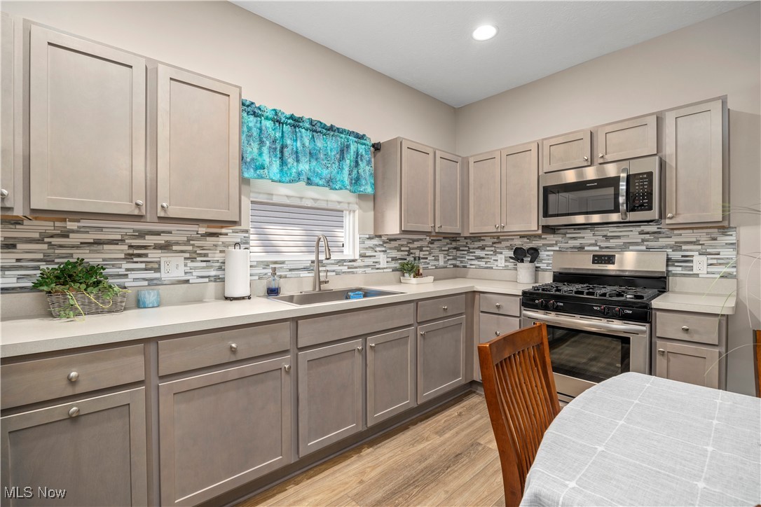 664 Treadway Boulevard, Sheffield Lake, Ohio image 20