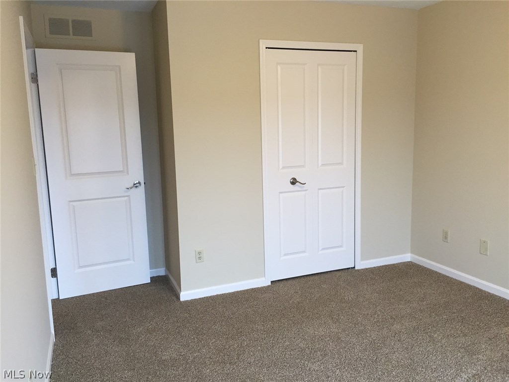 River`s Edge Condo - Residential