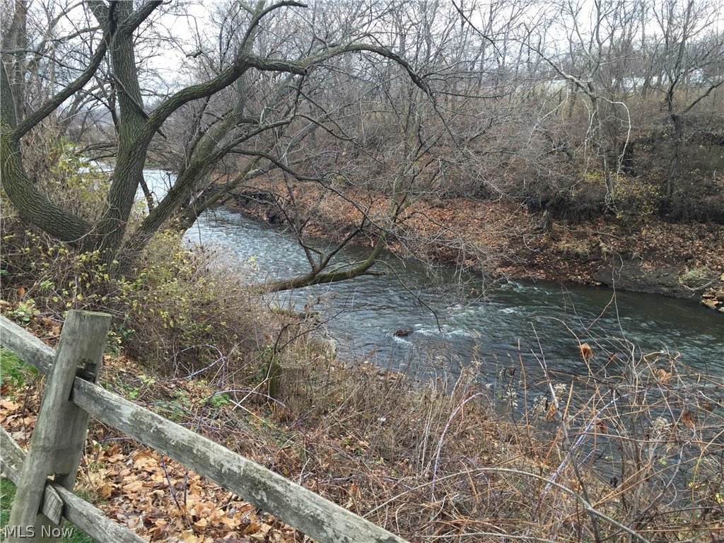 River`s Edge Condo - Residential