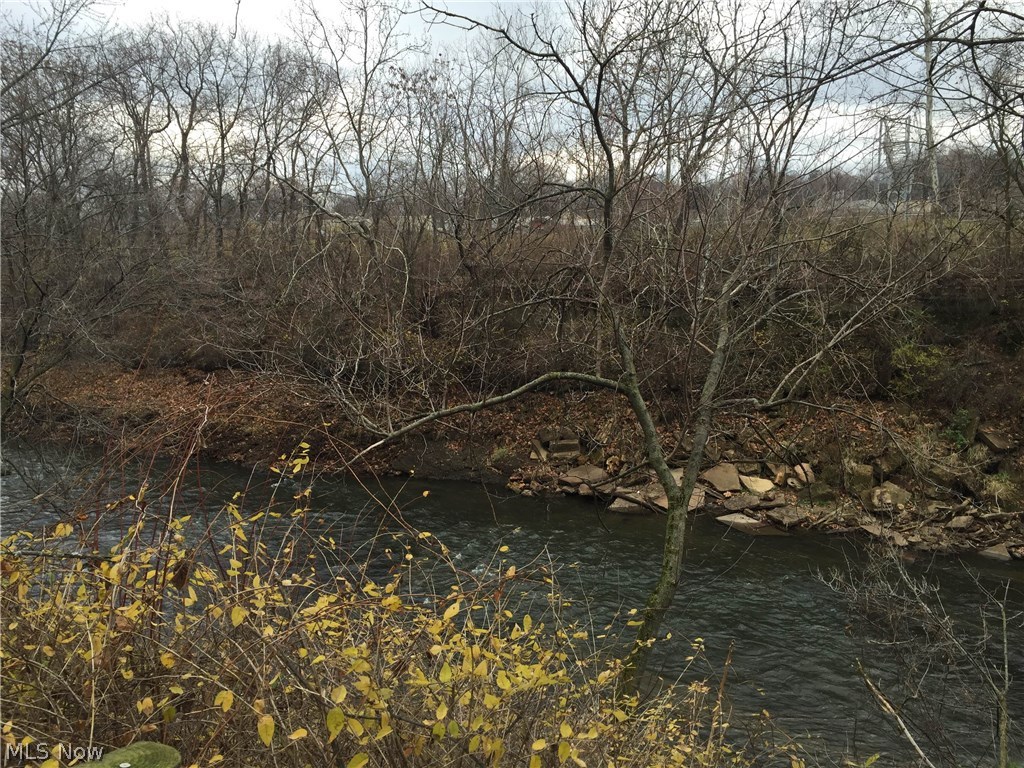 River`s Edge Condo - Residential