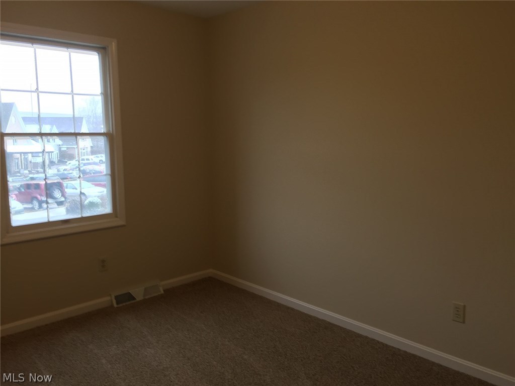 River`s Edge Condo - Residential