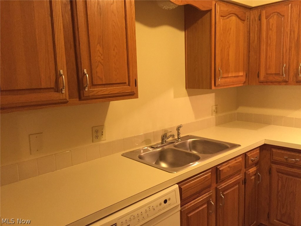 River`s Edge Condo - Residential