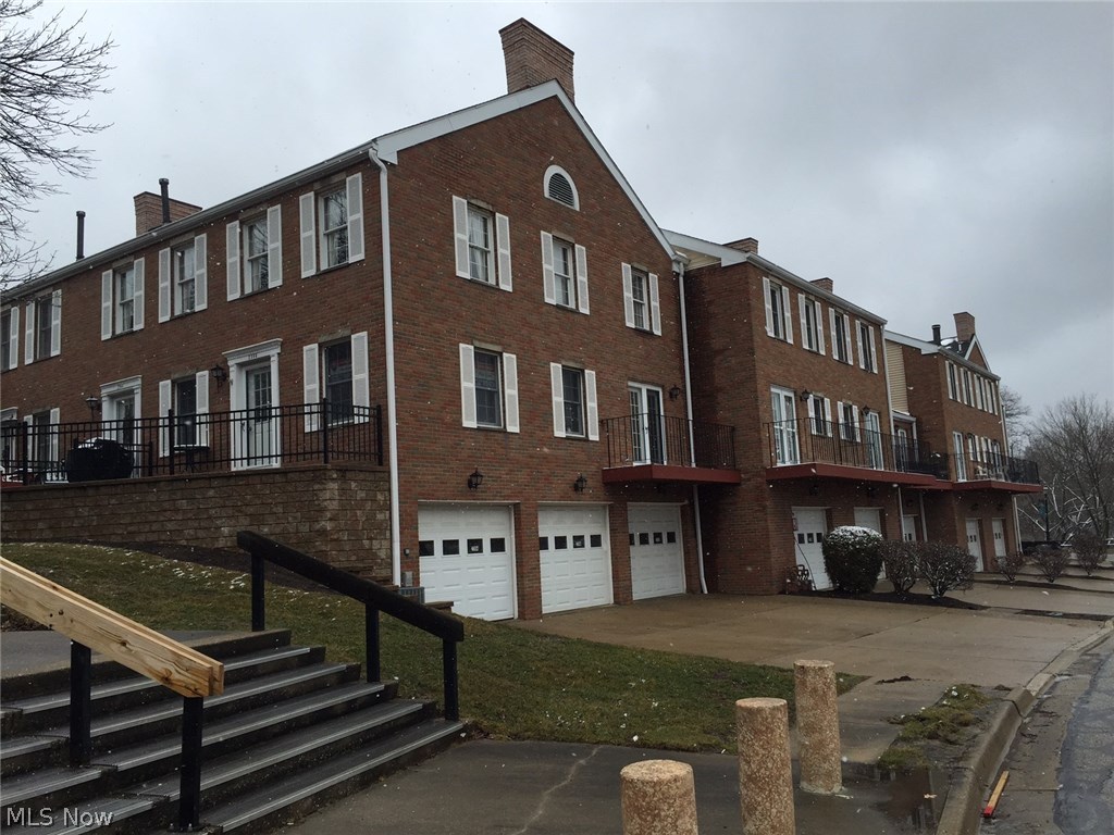 River`s Edge Condo - Residential