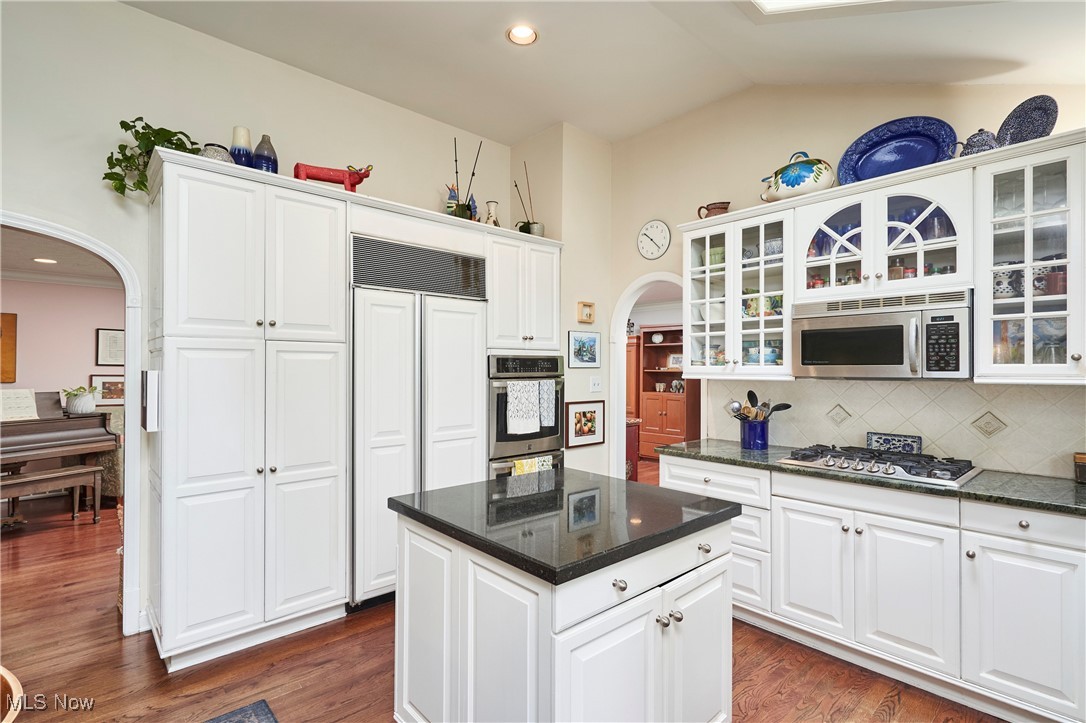 5680 Ledgebrook Lane, Solon, Ohio image 7