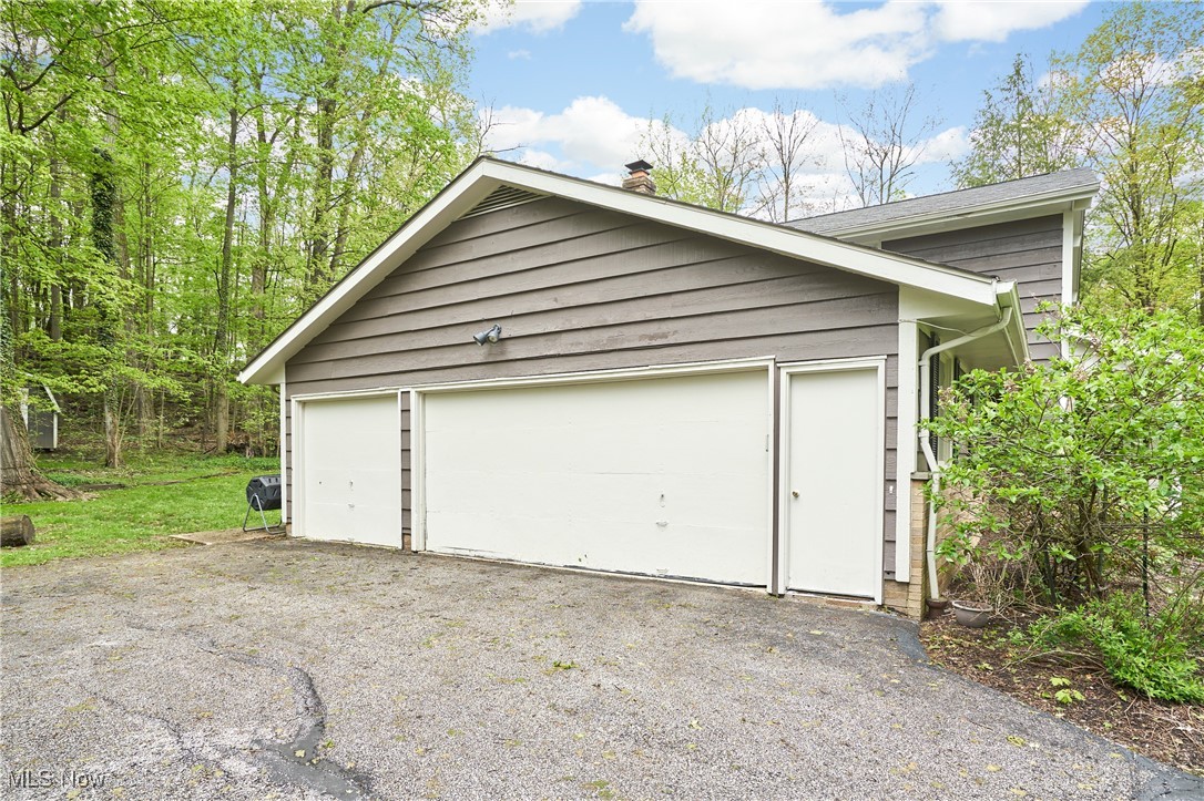 5680 Ledgebrook Lane, Solon, Ohio image 24