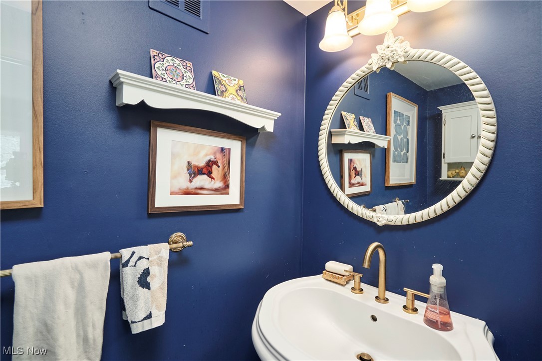 5680 Ledgebrook Lane, Solon, Ohio image 20