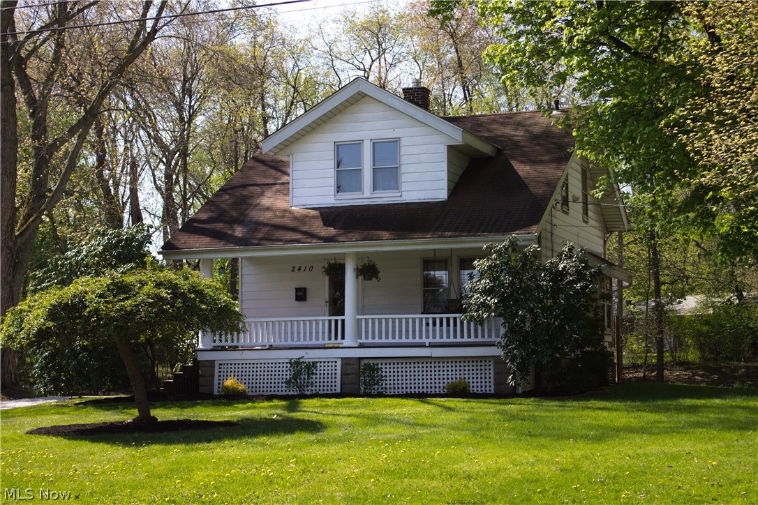 Charming 3 BR 1.5 bath Cape. Nice big kitchen and eating area. Large double lot yard so rare for this area. Big front porch to enjoy your summer evenings. Very lovingly cared for. Septic system Oct 2010. Call for details. Nice island in kitchen.